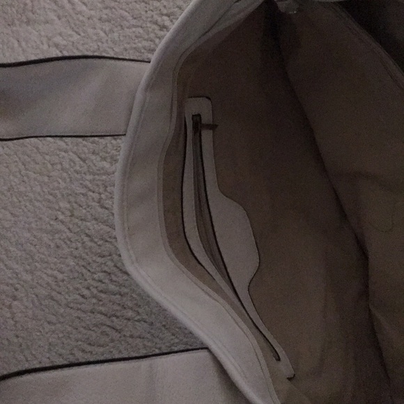 White Purse - Picture 3 of 6